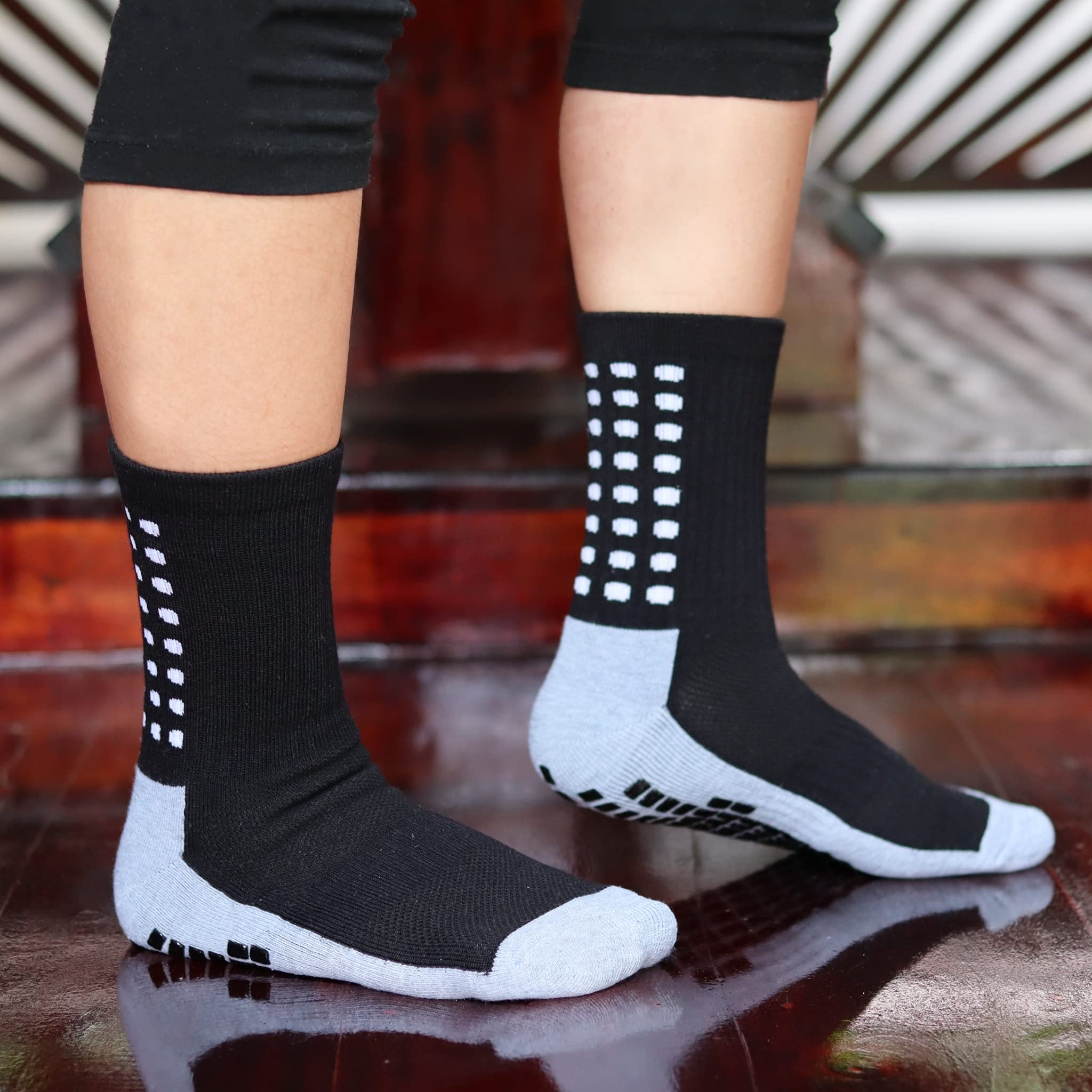 RATIVE Anti Slip Non Skid Slipper Hospital Crew Socks with grips for Adults Men Women (3 pairs-black)