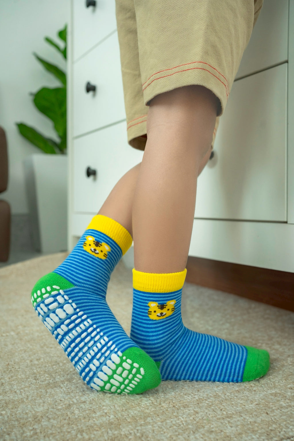 RATIVE Non Skid Anti Slip Cotton Crew Toddler Toddlers Socks for Kid Boys (12-pairs/RB-71317)